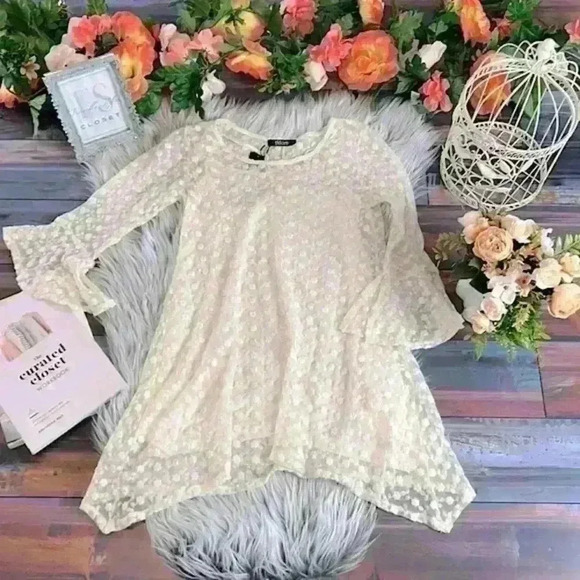 NWT Adorn Floral Lace Ivory Tunic Top S – Romantic Bell Sleeve Boho Blouse - Picture 2 of 9